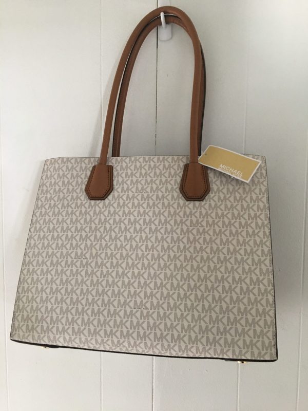 Michael Kors Mercer Extra Large Pocket Tote – Vanilla/Acorn/Gold - Image 2